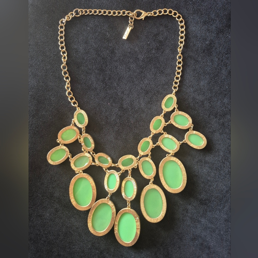 NEON IRRIDESCENT GREEN STATEMENT NECKLACE w goldtone halloween party - Picture 8 of 8